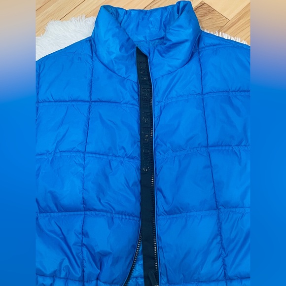 Calvin Klein Performance Cropped Mock-Neck Zip-Up Vest - Picture 9 of 16